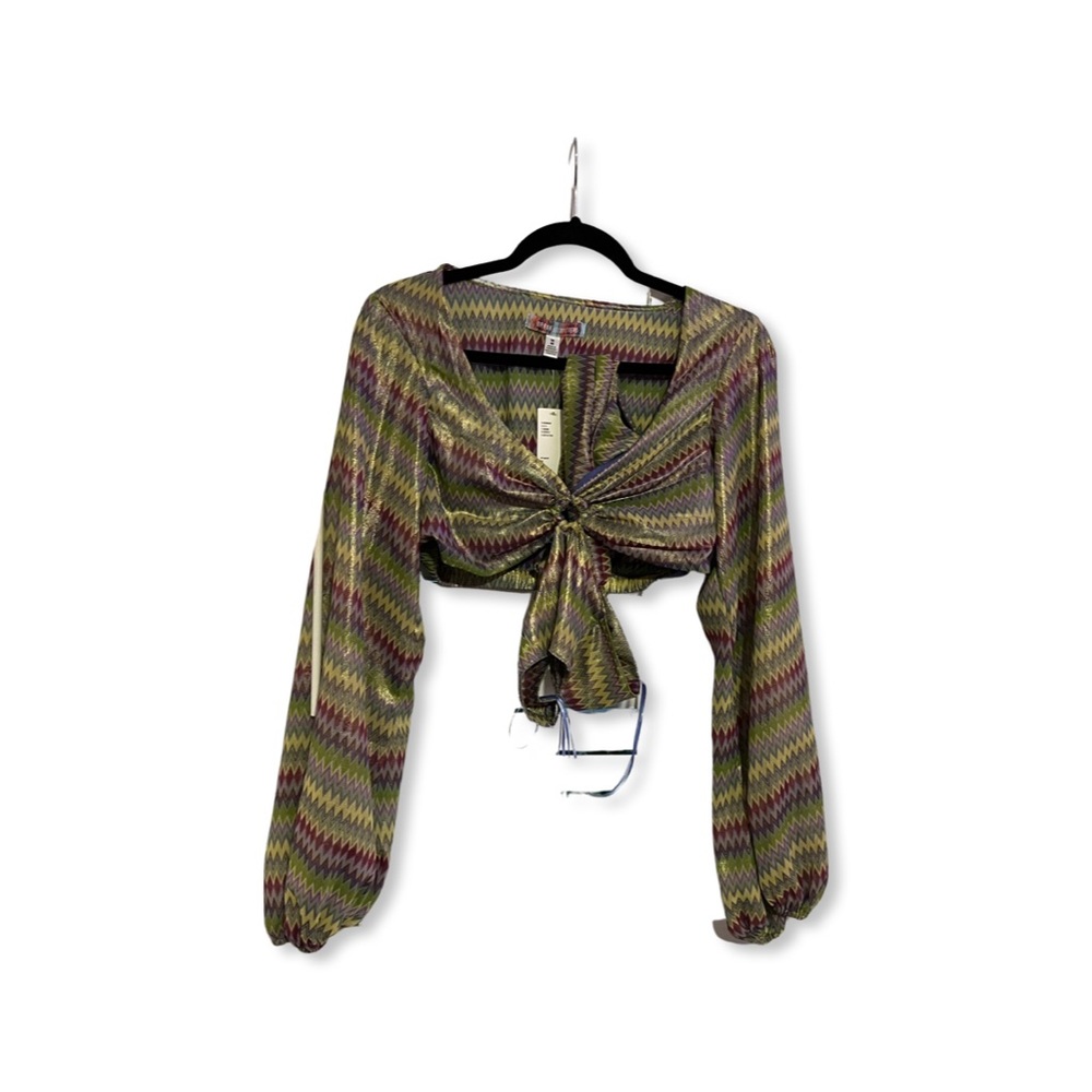 URBAN OUTFITTERS NEVER USED CROP TOP WITH PUFFY SLEEVES